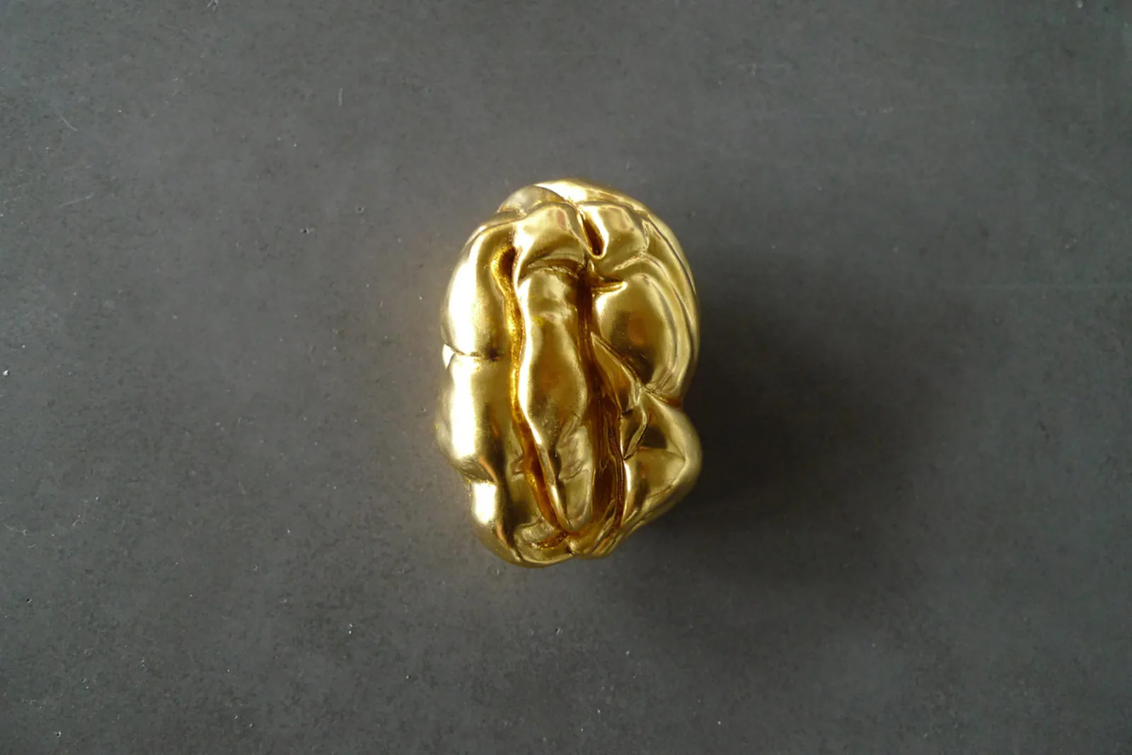 chewing gum 1, yellow gold